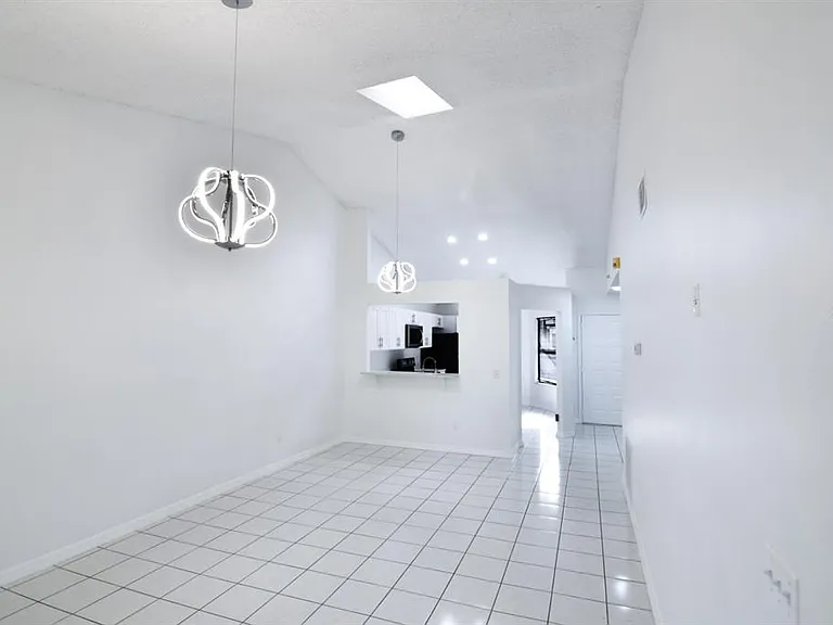 72 Lakepointe Cir — Photo 11