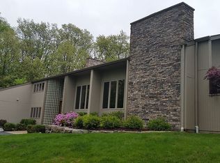 899 Northgate Rd, Rochester, MI 48306