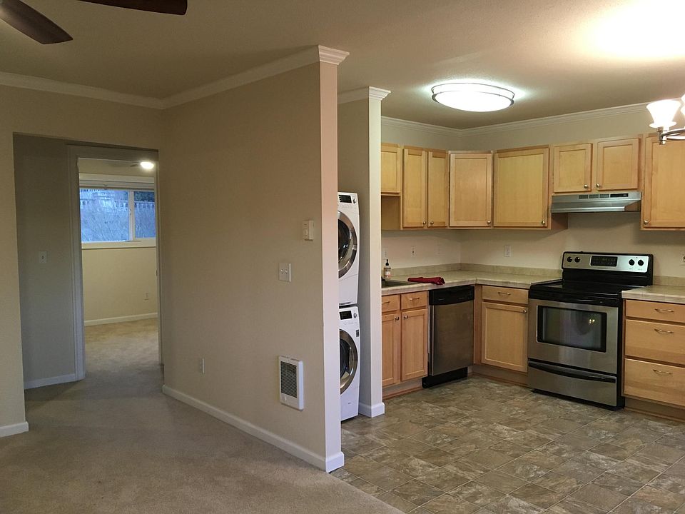2nd image of 7015 N Burlington Ave