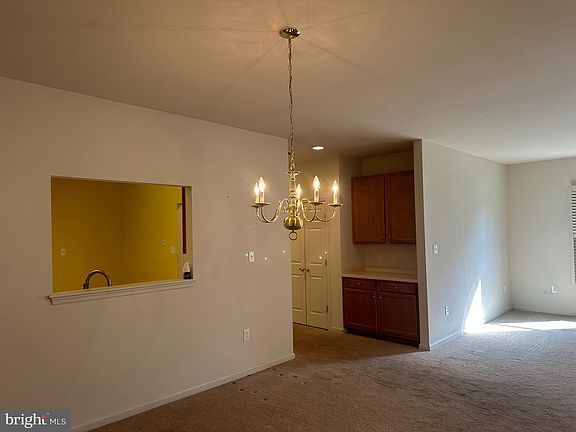 5th image of 9519 Airdrie Ln
