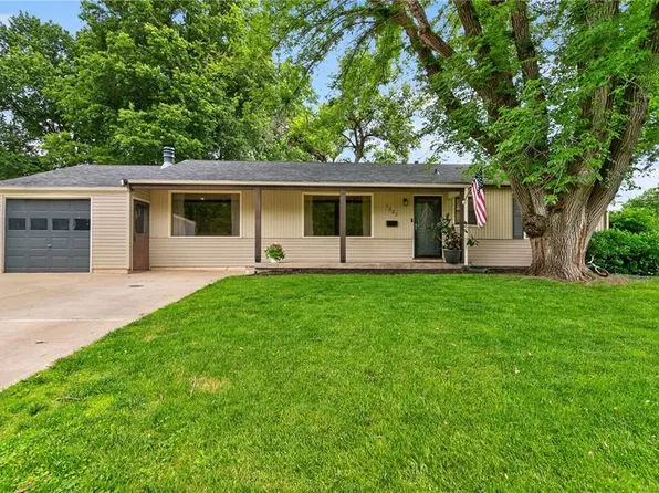 7323 Outlook St, Overland Park, KS 66204