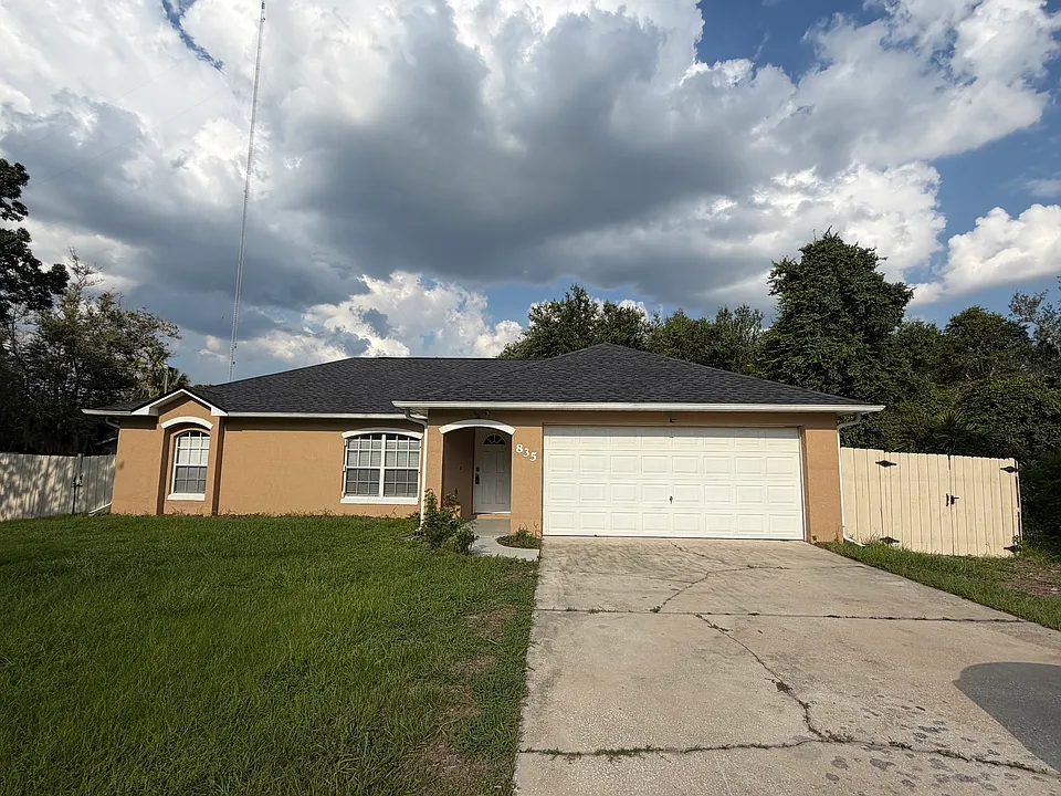 835 Lancaster Ave