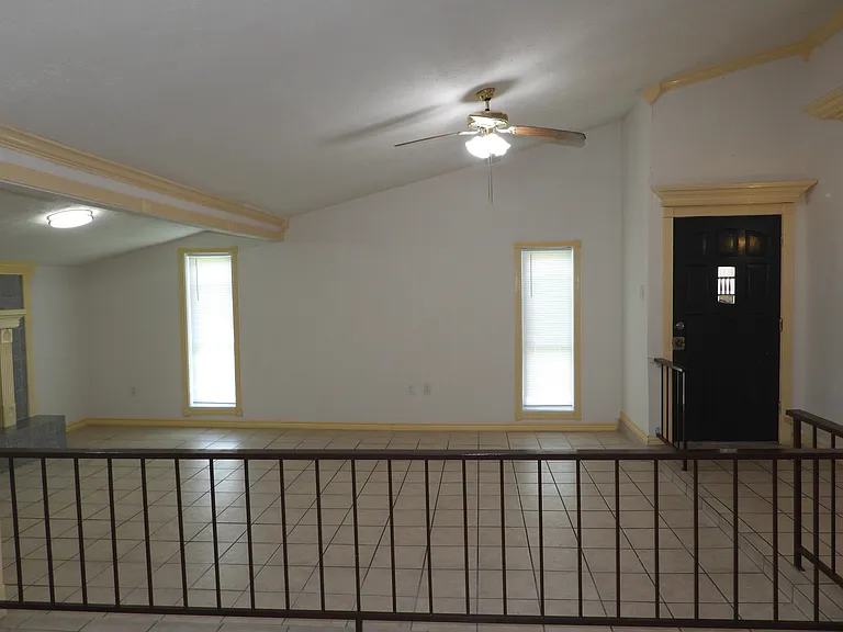 14327 Lorne Dr — Photo 22