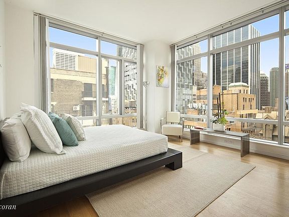 3rd image of 18 W 48th St APT 20E