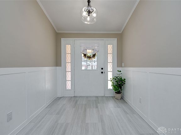 3rd image of 8777 Deer Valley Dr