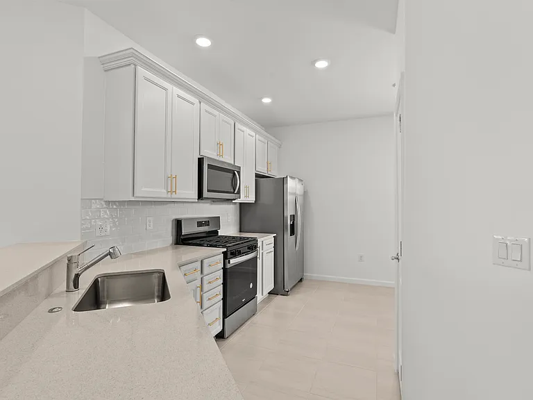 25929 Bimini Sands Ct — Photo 34