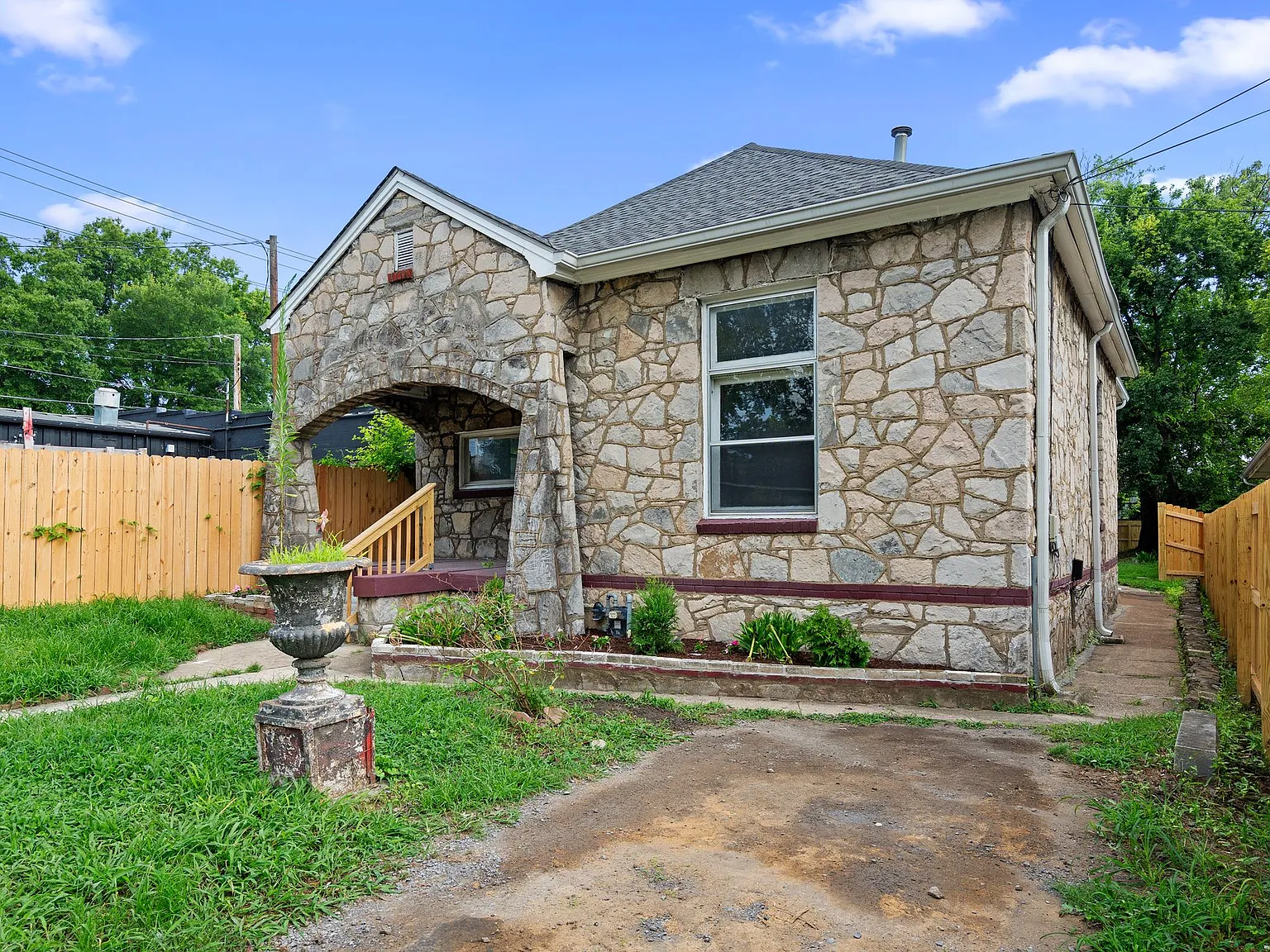 3 bed, 1566 sqft, $2,895 — Photo 3