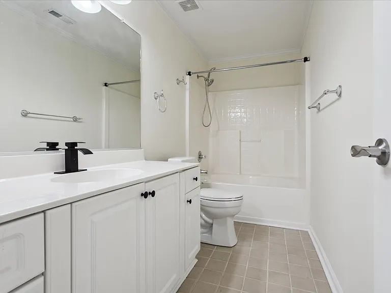 107 Post Oak Rd — Photo 14