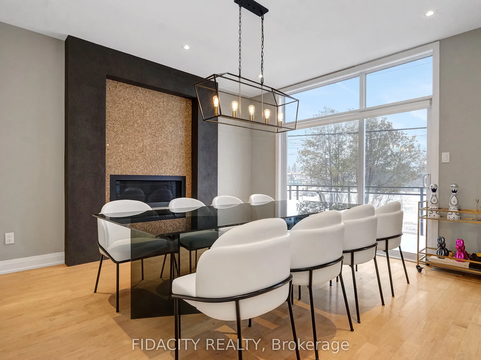 3 bed, $5,300 — Photo 3