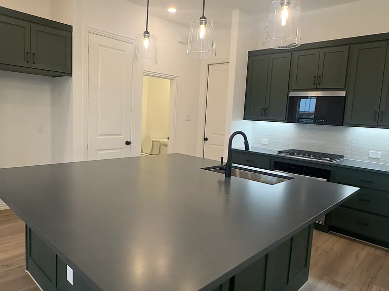 1141 Concan Dr — Photo 3
