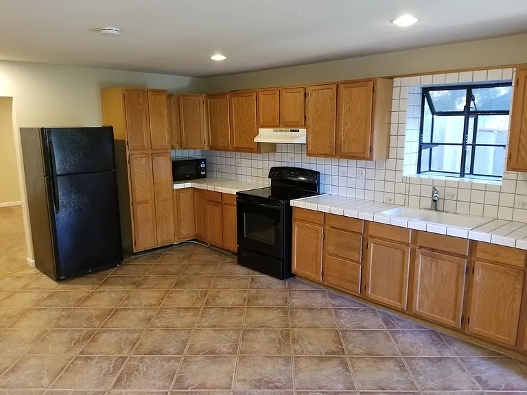 211 Larkin Street — Photo 1