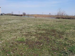 121 Wilshire Dr, Tuscola, IL 61953