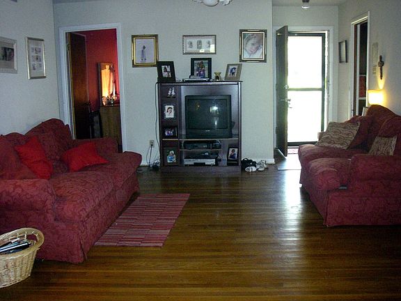 2nd image of 3432 Medina Ave
