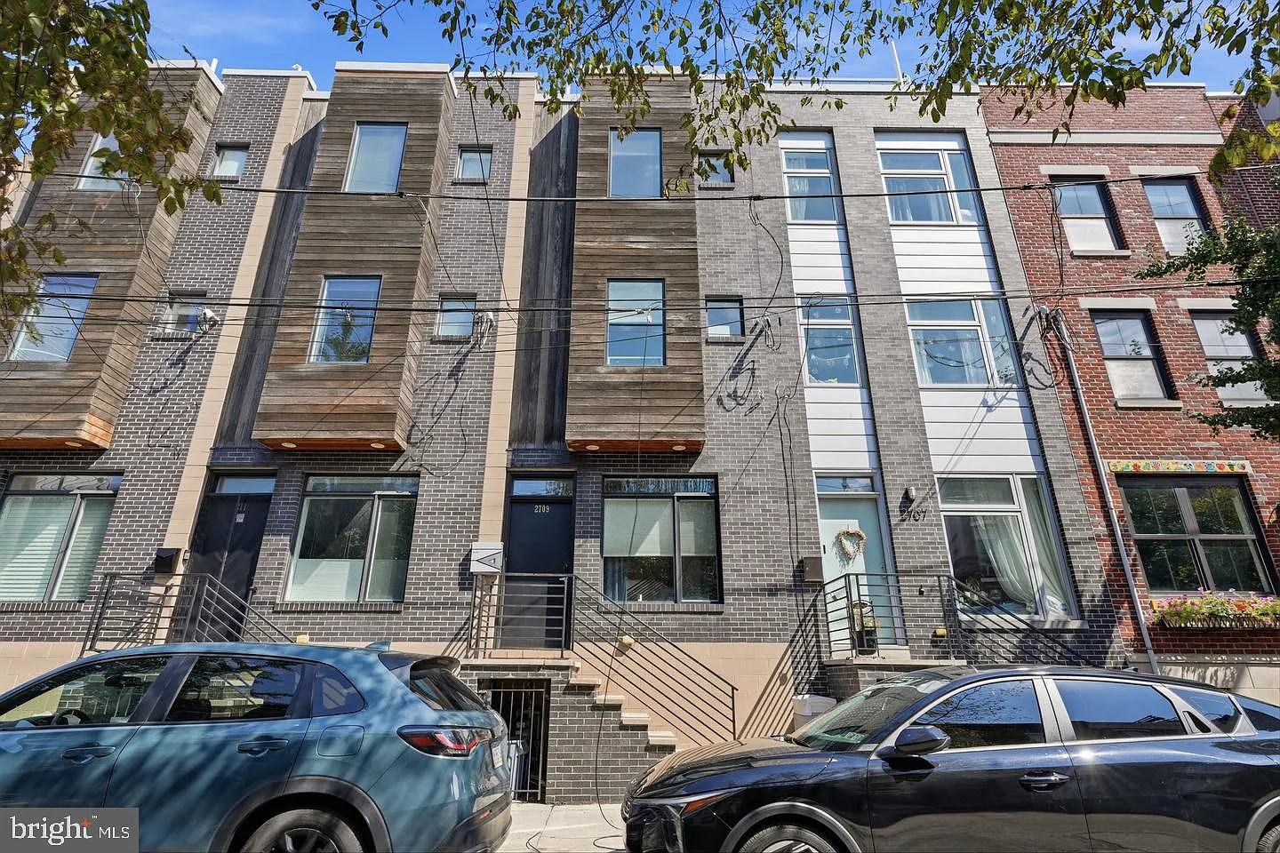 3 bed, 2.5 bath, 2016 sqft, $3,200 — Photo 1
