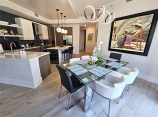 10620 Gulf Shore Dr APT 201, Naples, FL 34108
