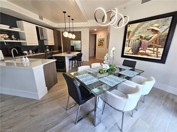 10620 Gulf Shore Dr, Naples, FL