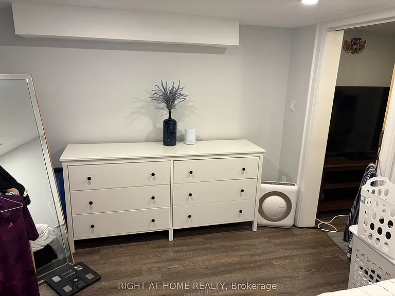 39 Amherst Ave #LOWER — Photo 11