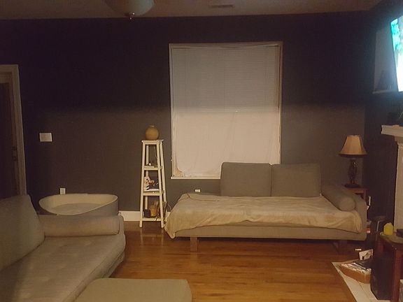 3rd image of 3131 Ivanhoe Ave