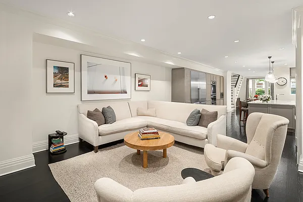 Sold by Modlin Group | media 10