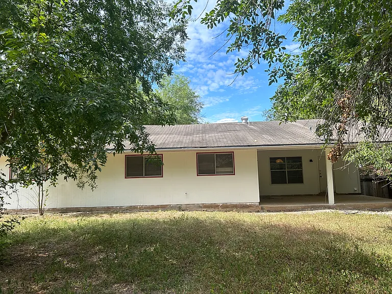 5927 Forest Knoll St — Photo 4