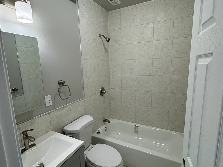 331 N 40th St #B — Photo 44