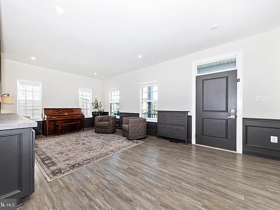 4th image of 10963 Tavern Ln