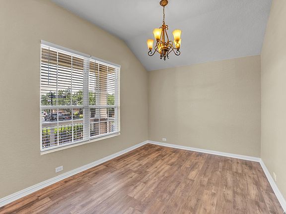 4th image of 2803 Silverton Ct