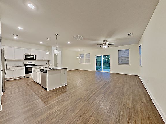 4th image of 464 Bluewater Dr