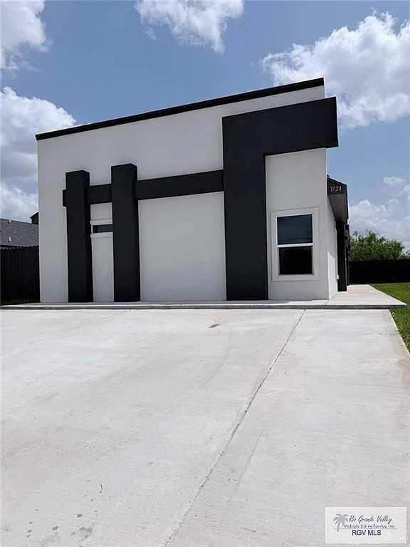 3 bed, 2.0 bath, 1010 sqft, $1,495 — Photo 1