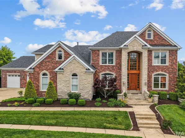 279 Greycliff Bluff Dr, Saint Louis, MO 63129