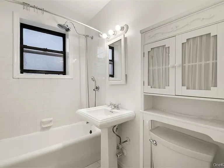 7 Greenridge Ave #A — Photo 5
