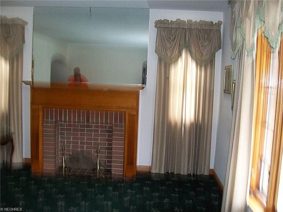 4th image of 1370 Hillsdale Ave