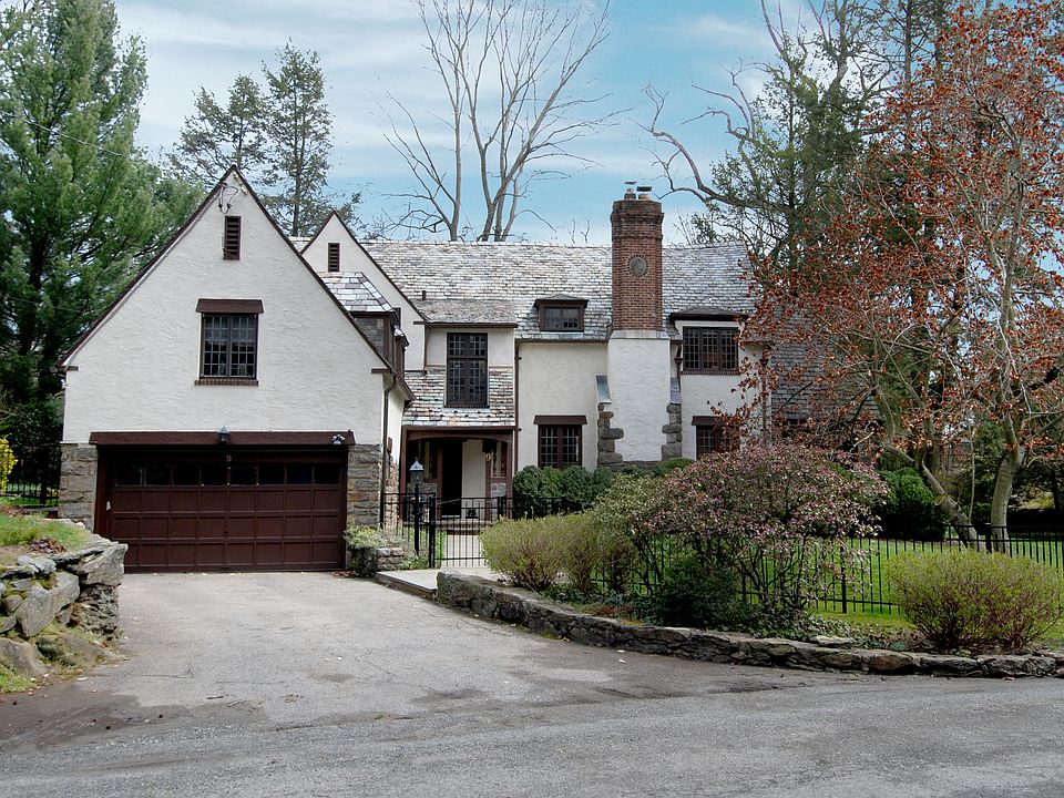 1st image of 9 West Dr