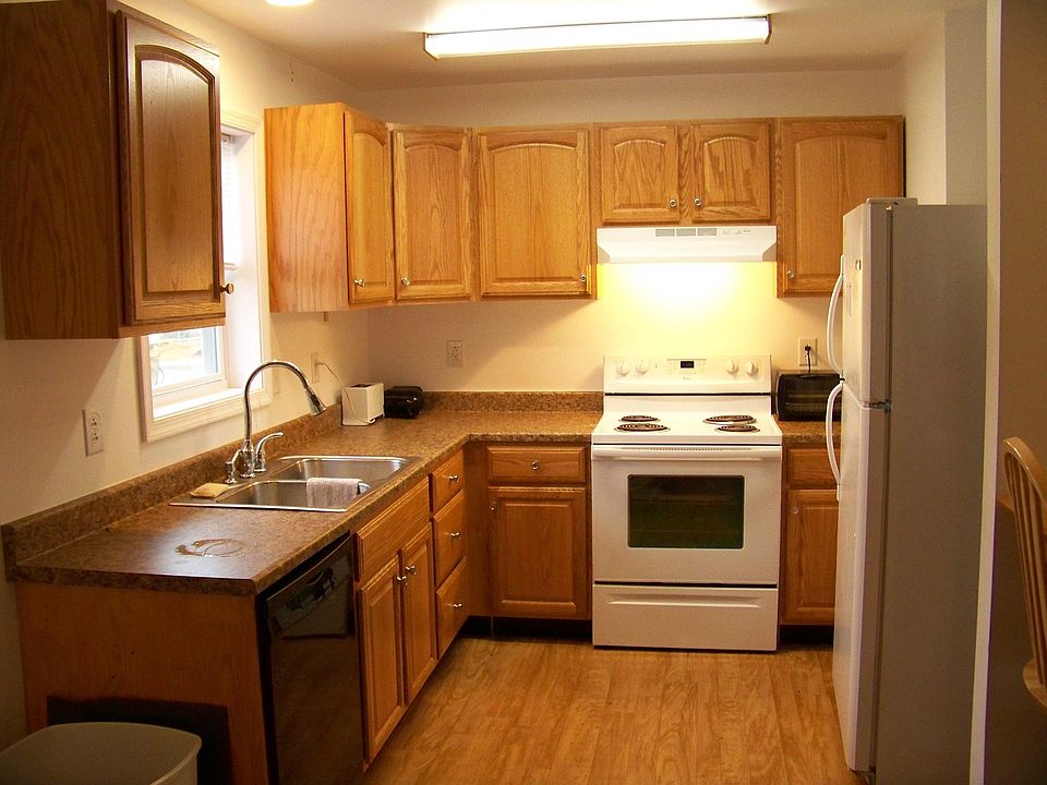 2nd image of 1806 Broadway
