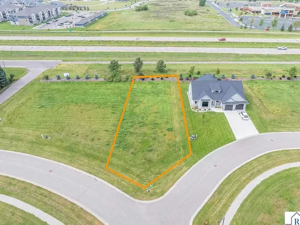 200 Double Eagle Dr, Mankato, MN 56001