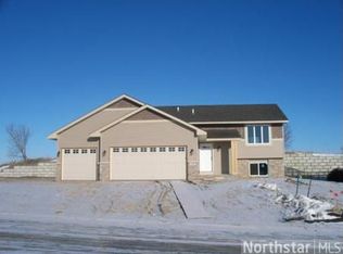 346 Greenway Dr, Delano, MN 55328