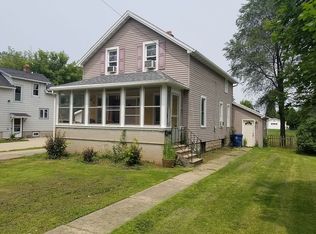 1044 W 9th Ave, Oshkosh, WI 54902