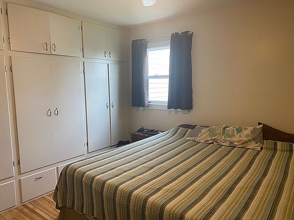5th image of 110 Underwood St