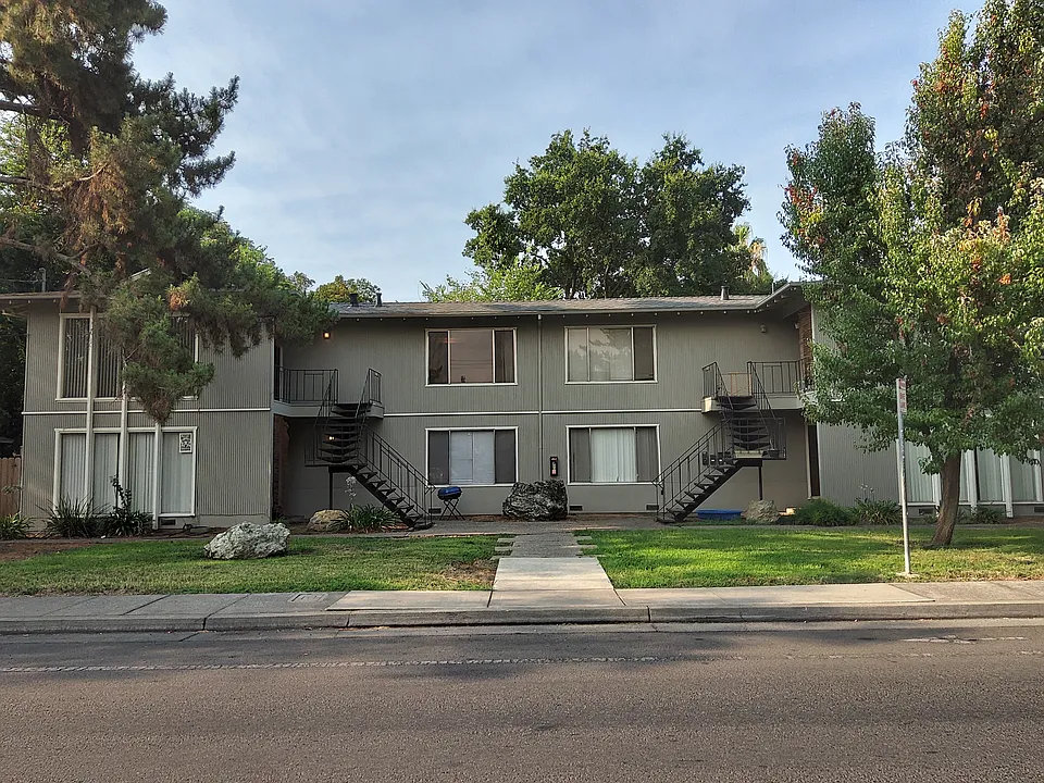 1145 W Sacramento Ave #D
