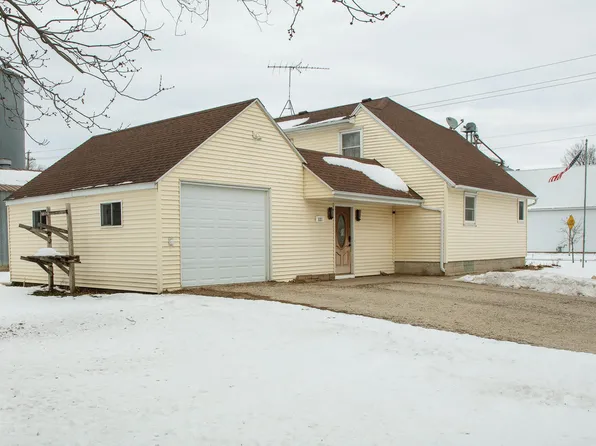 121 E Vine St, Clarksville, IA 50619