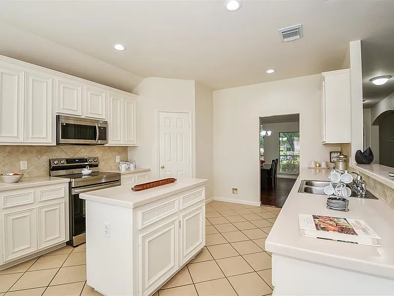 3207 Brook Arbor Ln — Photo 5
