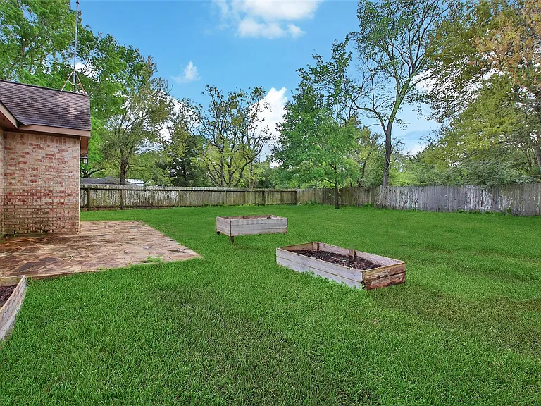 15575 Kitty Hawk Dr — Photo 32