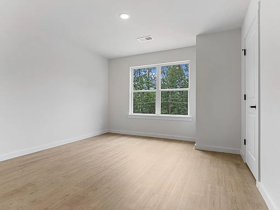 4th image of 10 Berea Forest Cir #A