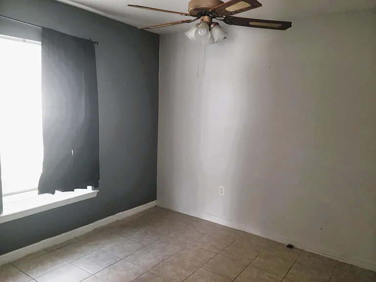 106 Nassau Pl — Photo 12