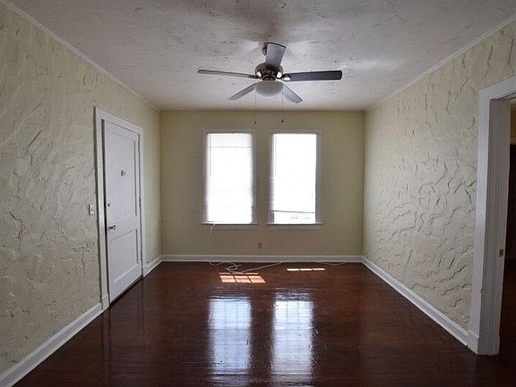 3rd image of 410 E 14th St APT 105