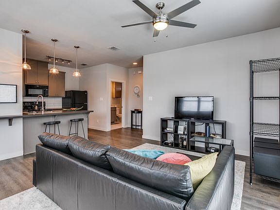 2nd image of 906 W Cannon St APT 212