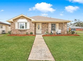 10 Lasso Ln, Saint Rose, LA 70087