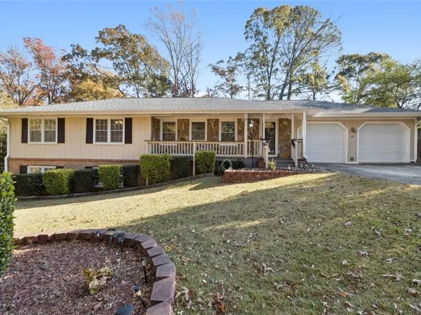 3982 Johns St NW, Lilburn, GA 30047