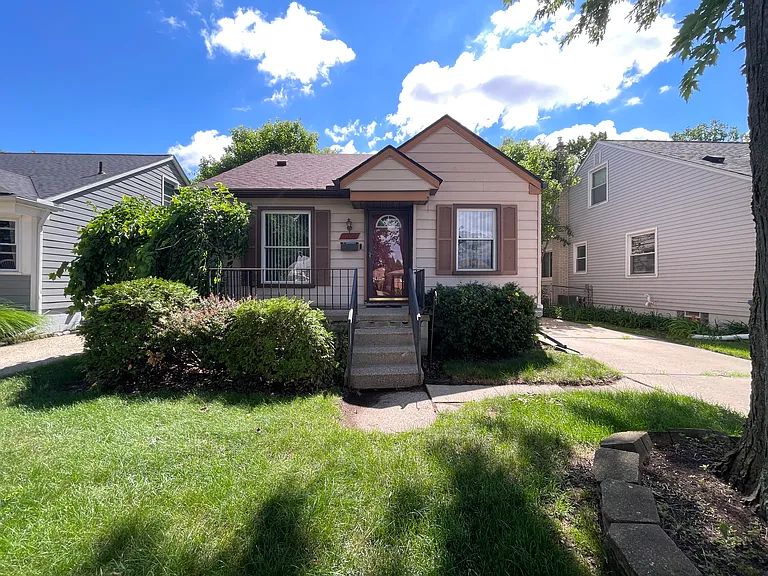 1824 Westgate Ave — Photo 1