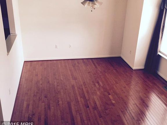 3rd image of 106 Bridgewood Ct